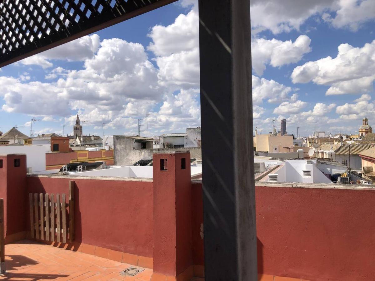 10 Min Walk To Giralda And Rooftop Siviglia Esterno foto